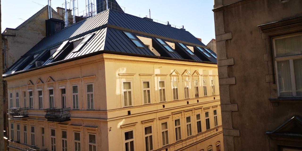 Luxury Apartment In The City Center With Parking Budapest Bagian luar foto