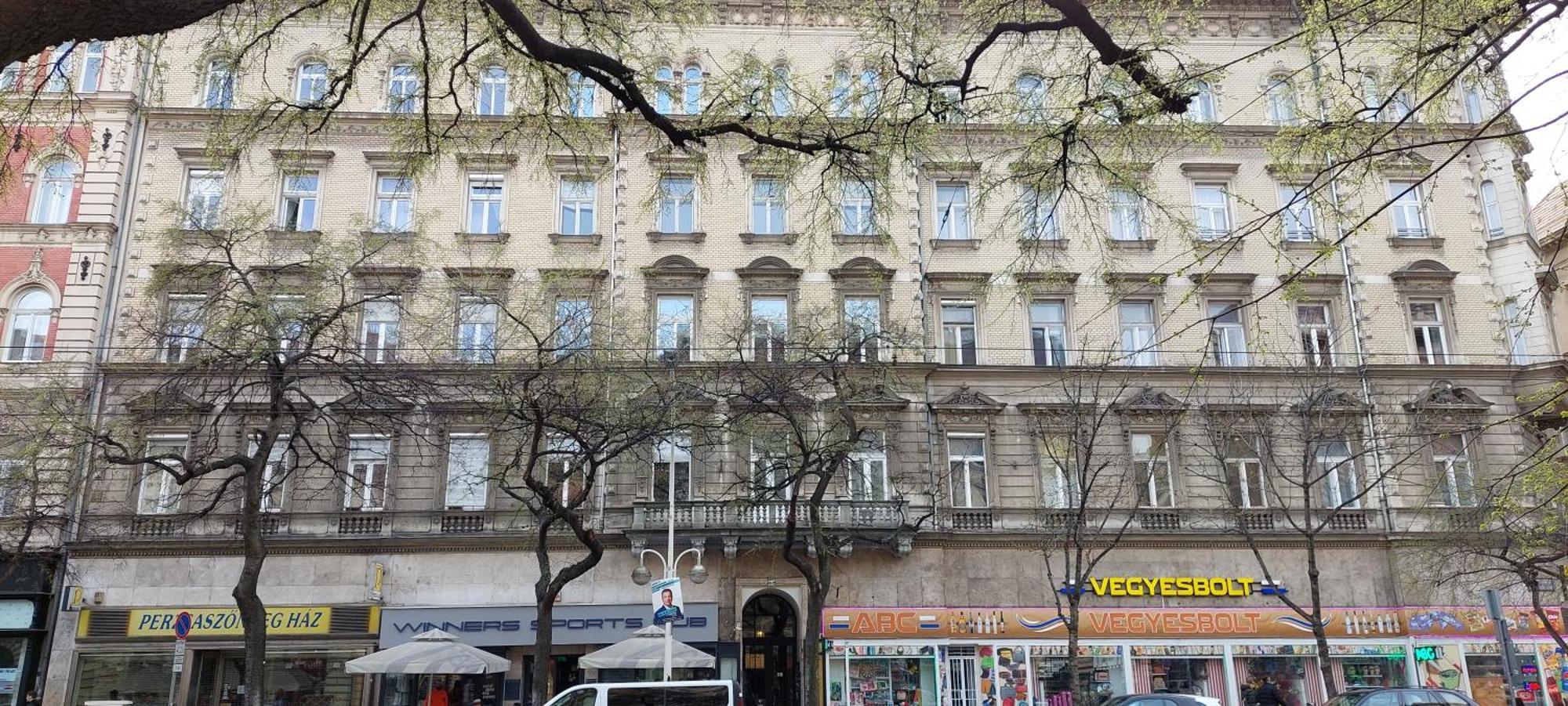 Luxury Apartment In The City Center With Parking Budapest Bagian luar foto